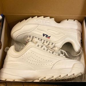 FILA leather sneaker. Size USA5.5 UK4.5 kids classic white